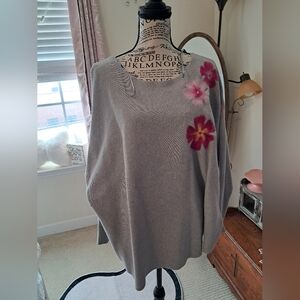 Stylish Gray Sweater with Floral Details